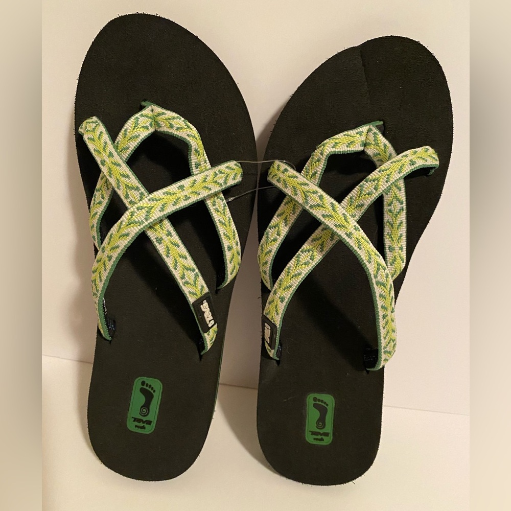 Teva Mush Olowahu Strappy Flip Flops in Tyena Lime Green Size 7 women NWOT